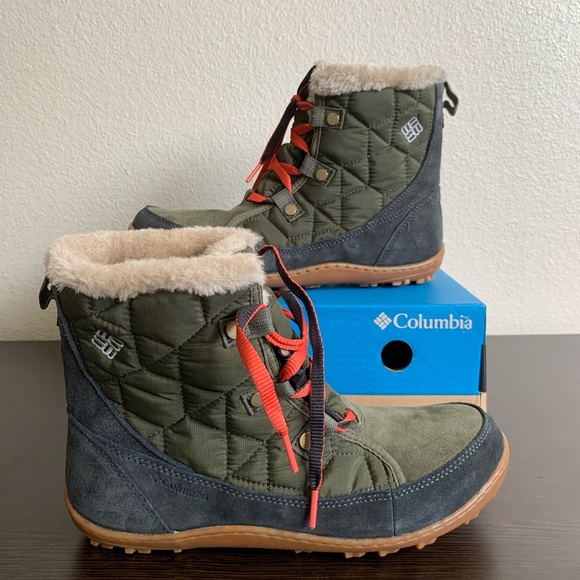 columbia walking boots womens